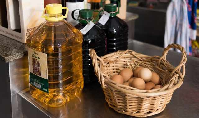 Bari, quando nelle enoteche venivano offerte le uova sode: Servivano a ubriacarsi meglio